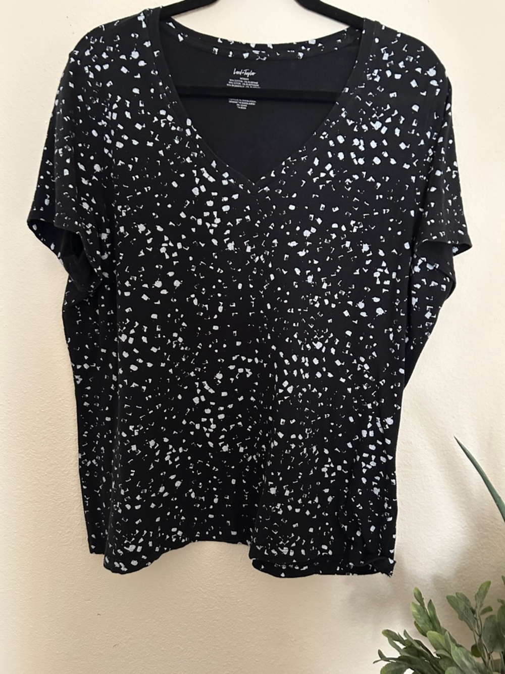 Lord & Taylor Black V-Neck Tee with White Scatter Print